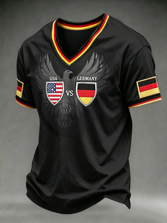 Herren-T-Shirt in Schwarz mit Fußball-Print Deutschland vs. USA, lässig, V-Ausschnitt