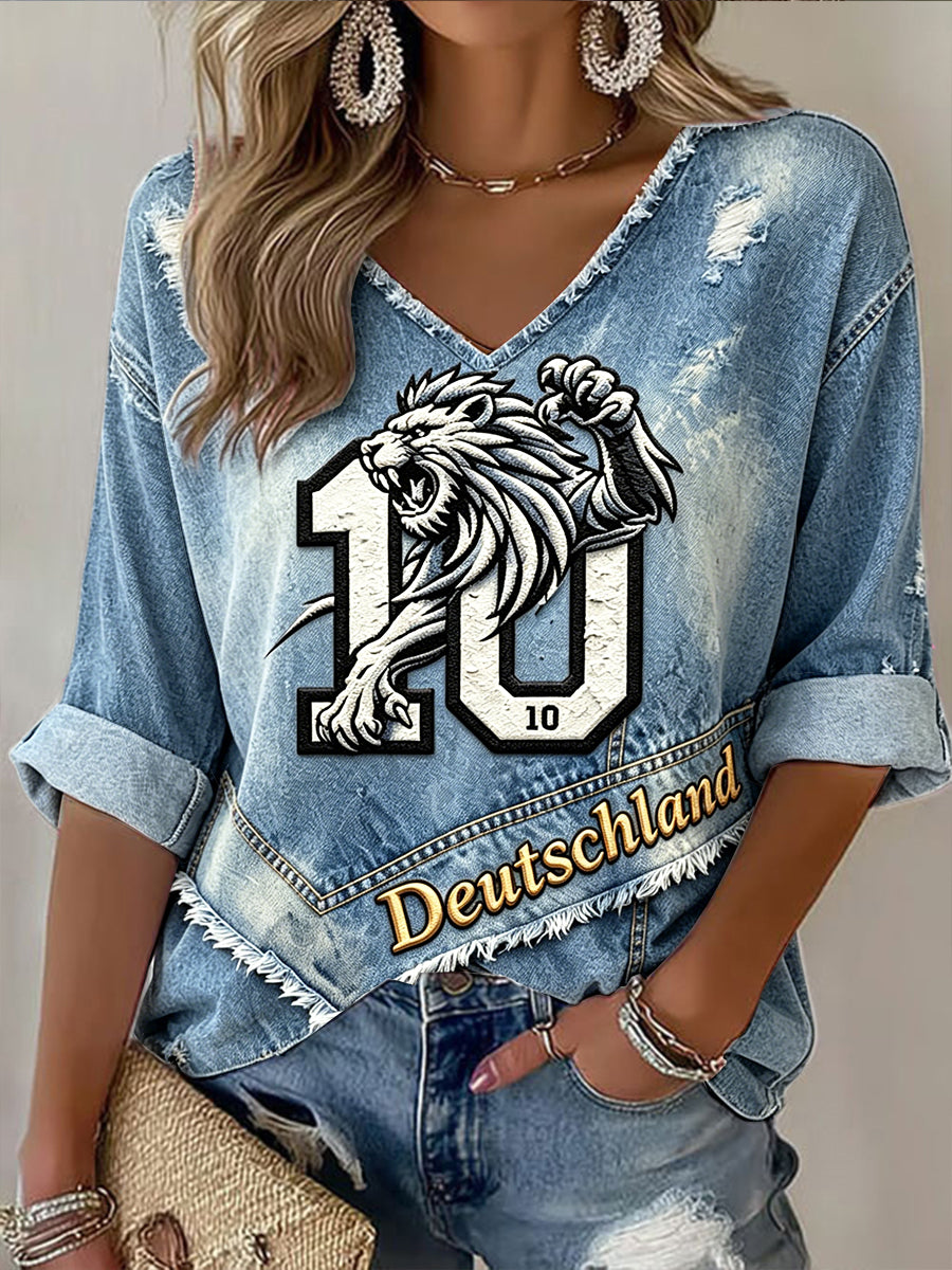 Damen-T-Shirt im Denim-Patchwork-Style mit Fußballmotiv und lässigem V-Ausschnitt