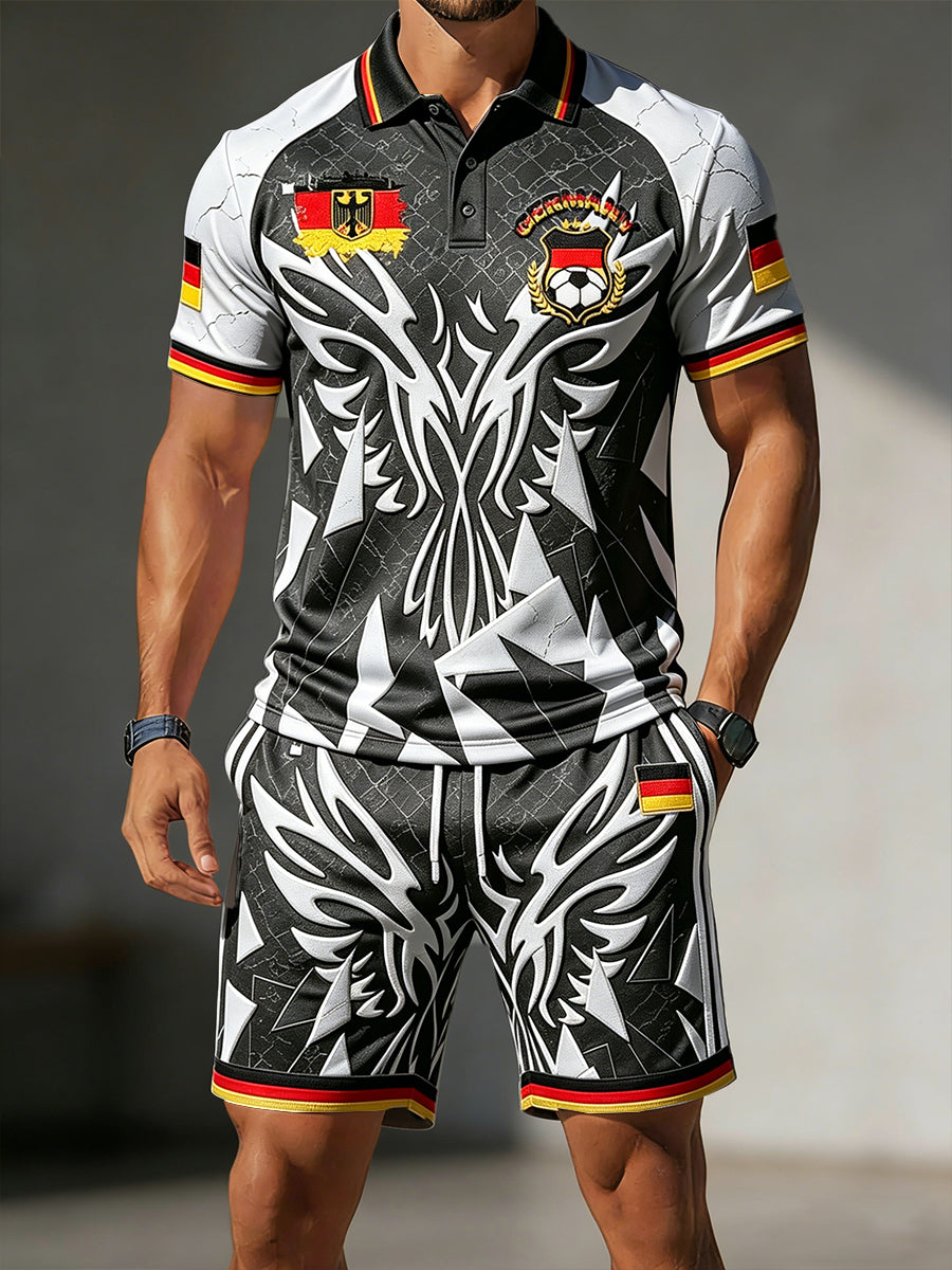 Herren-Set bestehend aus einem lässigen Poloshirt und Shorts in Dunkelgrau mit deutschem Fußball-Print