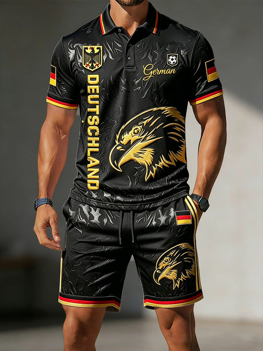 Herren-Set bestehend aus schwarzer Freizeit-Poloshirt mit deutschem Fußballmotiv und Shorts