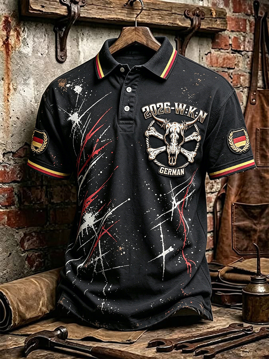Herren-Polos hirt im deutschen Wacken-Metal-Festival-Druck lässig im Punk-Stil